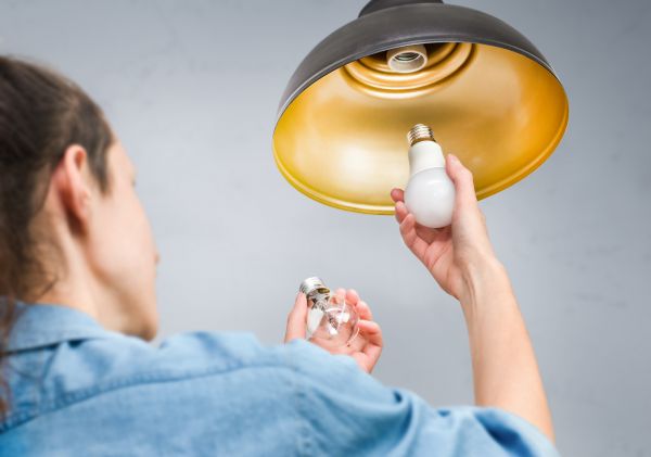 Light Bulb Replacement in Mentor