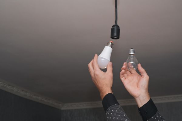 Light Bulbs Replacement in Mentor