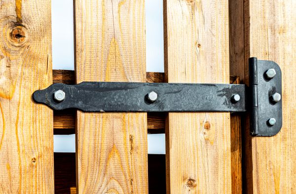 Gate Hinge Repair Service