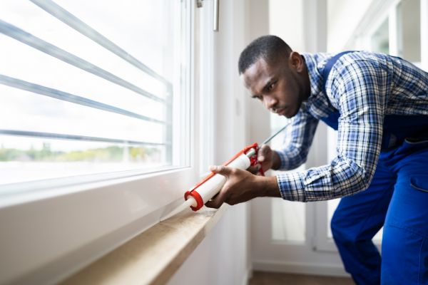 Caulk Repair in Mentor